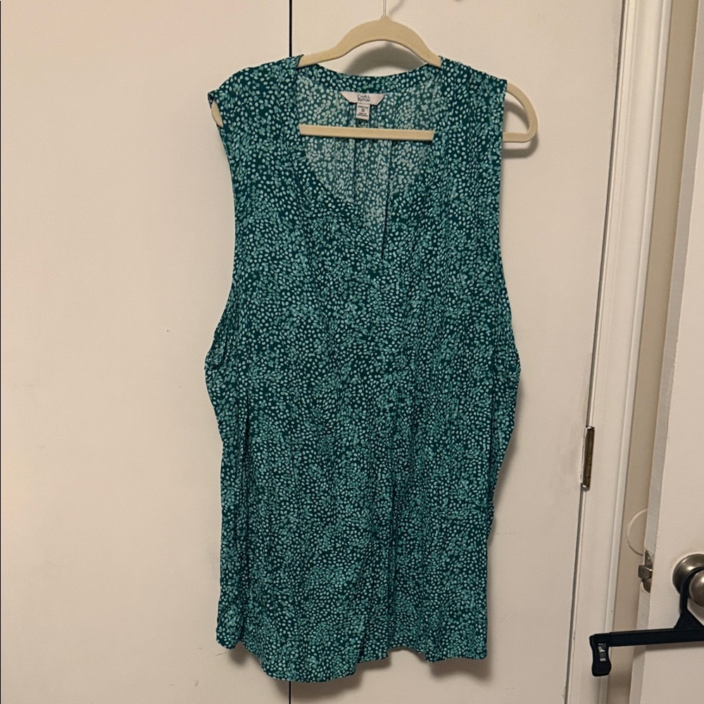 Croft & Barrow Sleeveless Green Print Blouse